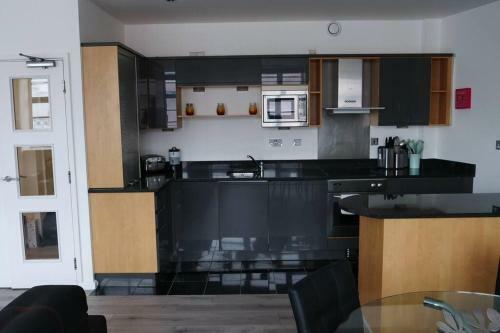 Modern Apartment, Amazing Central Location
