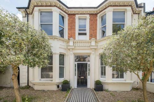 Modern 1-bed Apartment In Great Location!