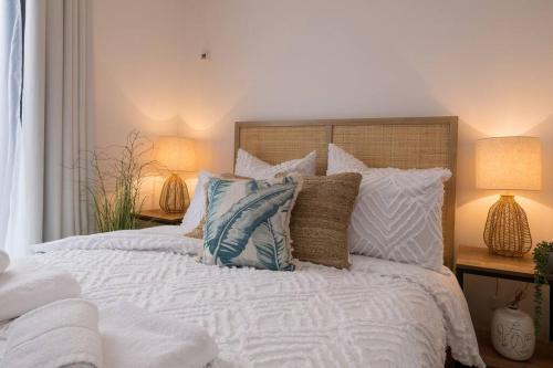 Beautifully Styled, Central Apartment Sleeping 10