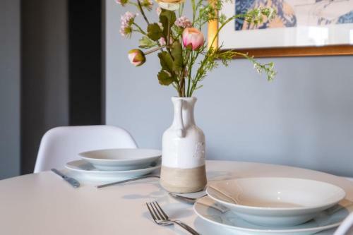 Modern & Chic Sea View Apartment, Central Brighton