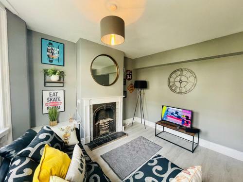 Funky 3bedroom House Next To Brighton Station