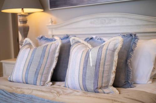 Elegant & Charming 2 Bed 2 Bath Flat With Garden