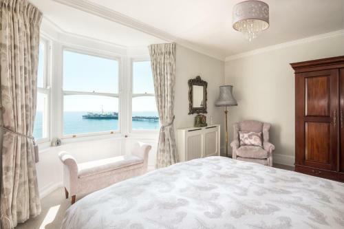 Eastcliff House & The Art Deco Flat