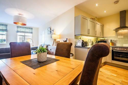 Buxton Centre Cosy Cottage With Free Secure Parking