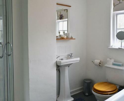 Cosy Detached Toll Cottage With Spacious Garden