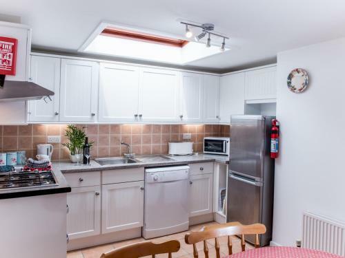 Pass The Keys Cosy 2 Bed Cottage With Outdoor Seating Area