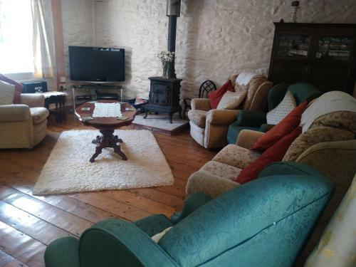 Cwmddol Fawr Cottage