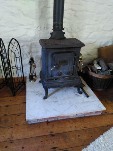 Cwmddol Fawr Cottage