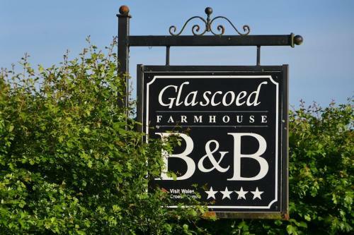 Bed & Breakfast Glascoed Farmhouse