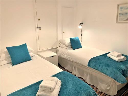 Riverside Elegant Cosy Central Canterbury Cottage With Free Parking