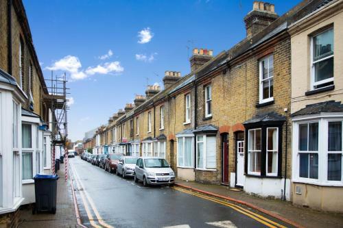 The Victorian Getaway - Central