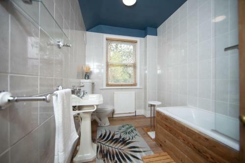 The Victorian Getaway - Central