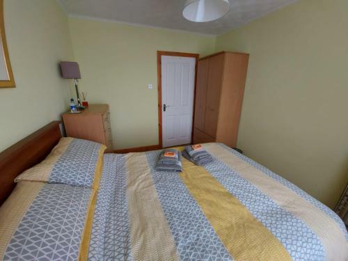 Homely Yellow Bungalow -articlave-near Castlerock