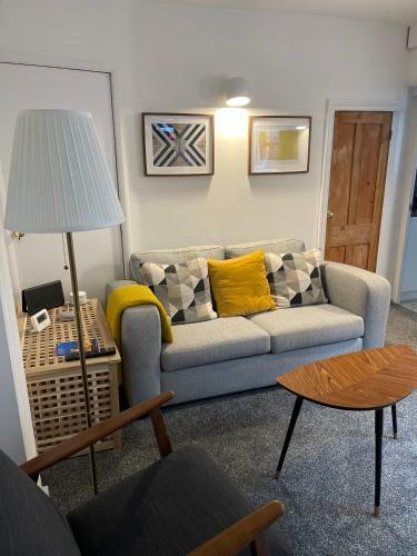Centrally Located - Free Parking In Canterbury