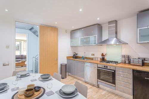 Exclusive City Centre Townhouse With Parking