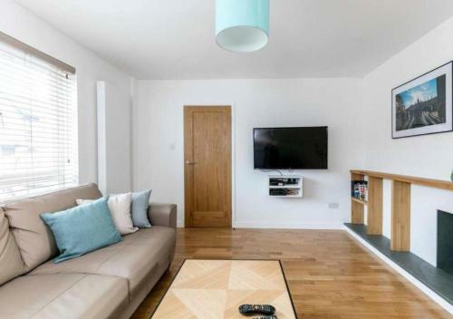 Spacious Modern Garden Family Home