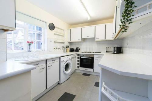Characterful 2 Bedroom Apartment