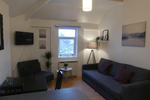 Apartamento Space For Up To 8 + 10 Mins From Centre + Parking!