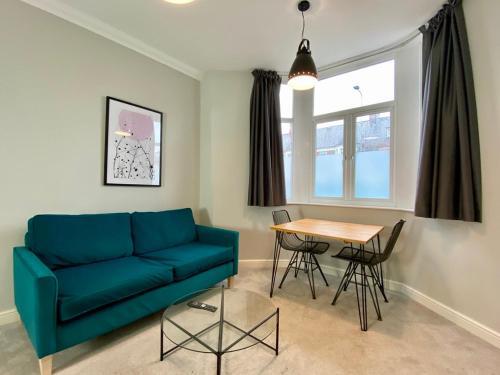 Stylish Modern Apartments Near Parks & Centre