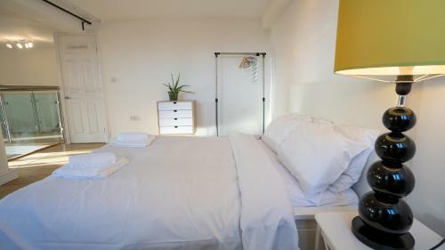 Apartamento The Loft - Central Contemporary Getaway