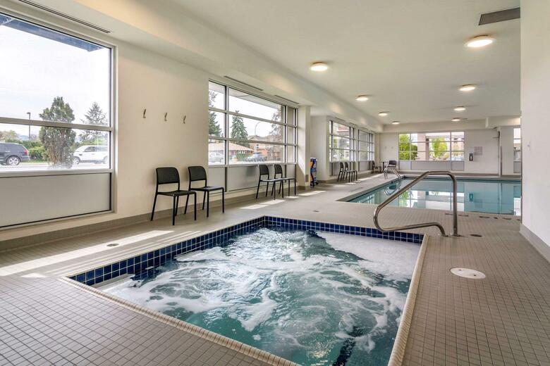 Hotel Kelowna Inn & Suites
