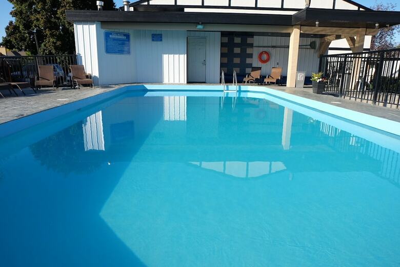 Oasis Inn (formerly Known As Chinook And Oasis Motel)
