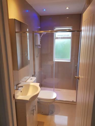 Webb Place 2 Bedroom Apartment !