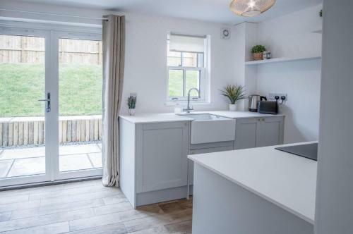 Brook Cottage - 2 Bedroom Cottage - Dale