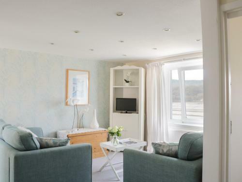 Glendower Apartment