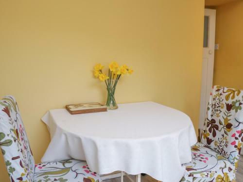 Glendower Apartment