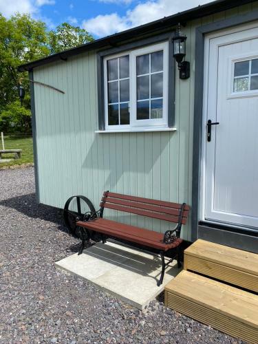 Wee Highland Hideaway Hut