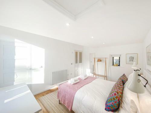 Contemporary Barn Conversion In Rural Suffolk - 4