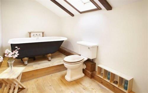 Host & Stay - Tregaer Mill Barn