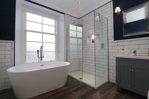 Dollar Apartments-41 Bridge Street