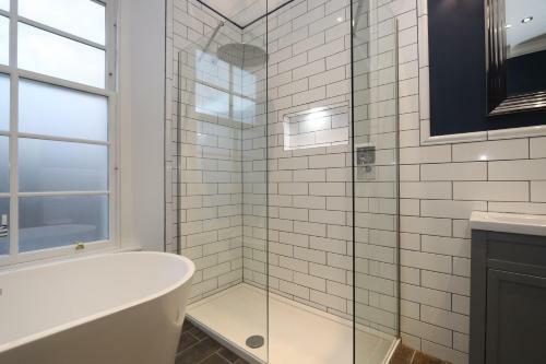 Dollar Apartments-41 Bridge Street