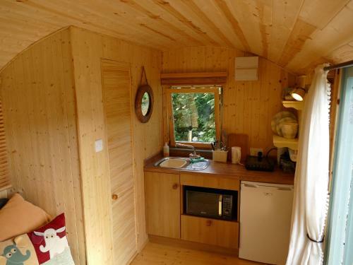 Lodge The Lookout Shepherd's Hut