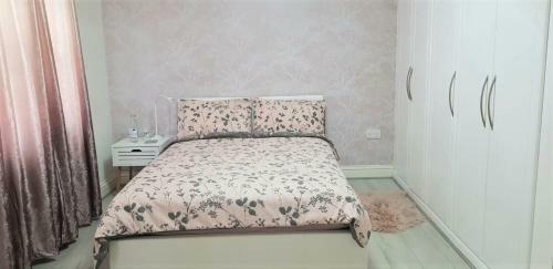 Stunning Room With Large Private Bathroom