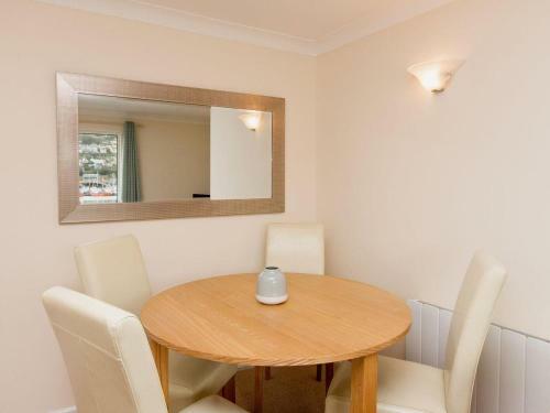 Mayflower Court 10