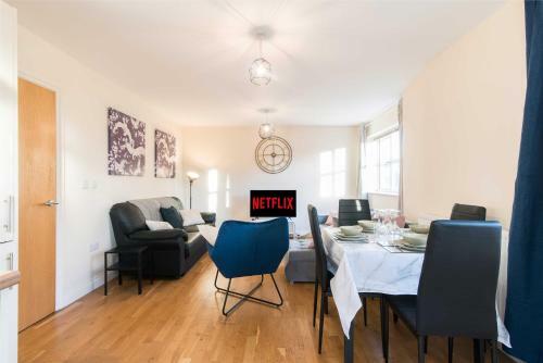 Sublime Stays Parliament - 2 Bedroom Apartment