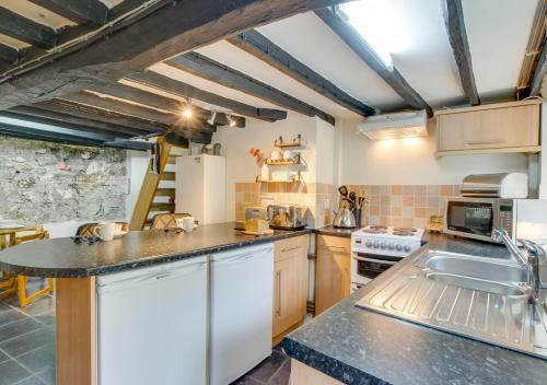 4 Cader Road