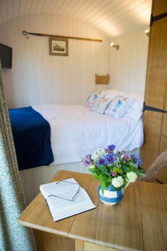 Goldenvalley Shepherd's Hut