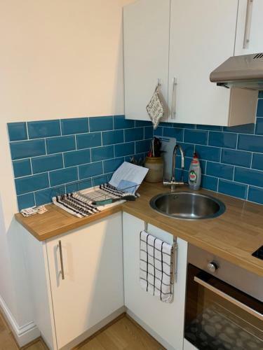 Apartamento Comfy New Self Contained 1 Bed Flat - Modern!
