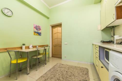 Lev Tolstoy Apartments