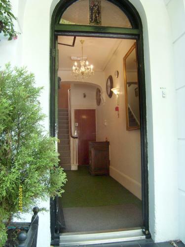 Hostal St Martins Guest House