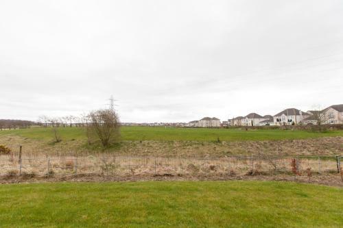 Super Prime Duloch - Dunfermline - 2 Bed Executive Apartment