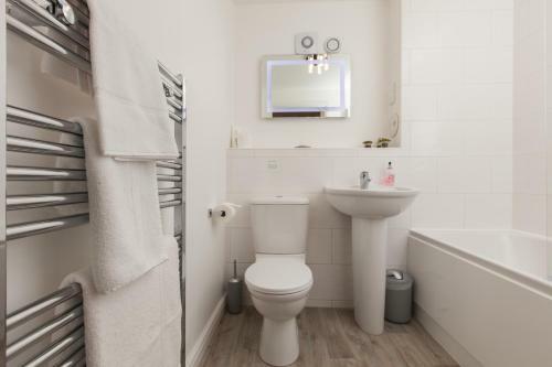 Dunfermline - Luxury Two Bedroom Apartment - Tp