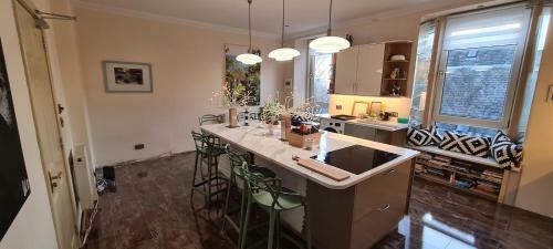 11 Somerville Place East