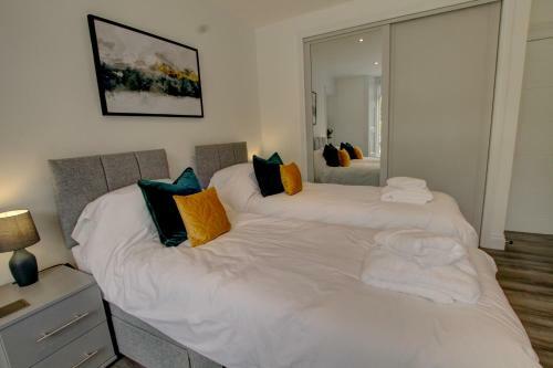 Bright And Stylish One Bedroom Apartment