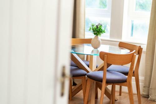 Abbotsford Apartment