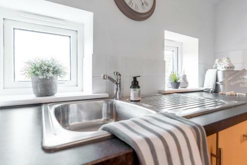 3 Bedroom Holiday Annex With Parking